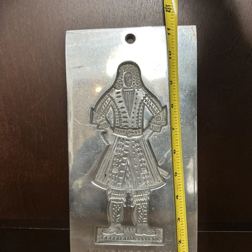 Gingerbread Man Cookie Mold Reproduction Colonial Williamsburg Metalcraft VTG